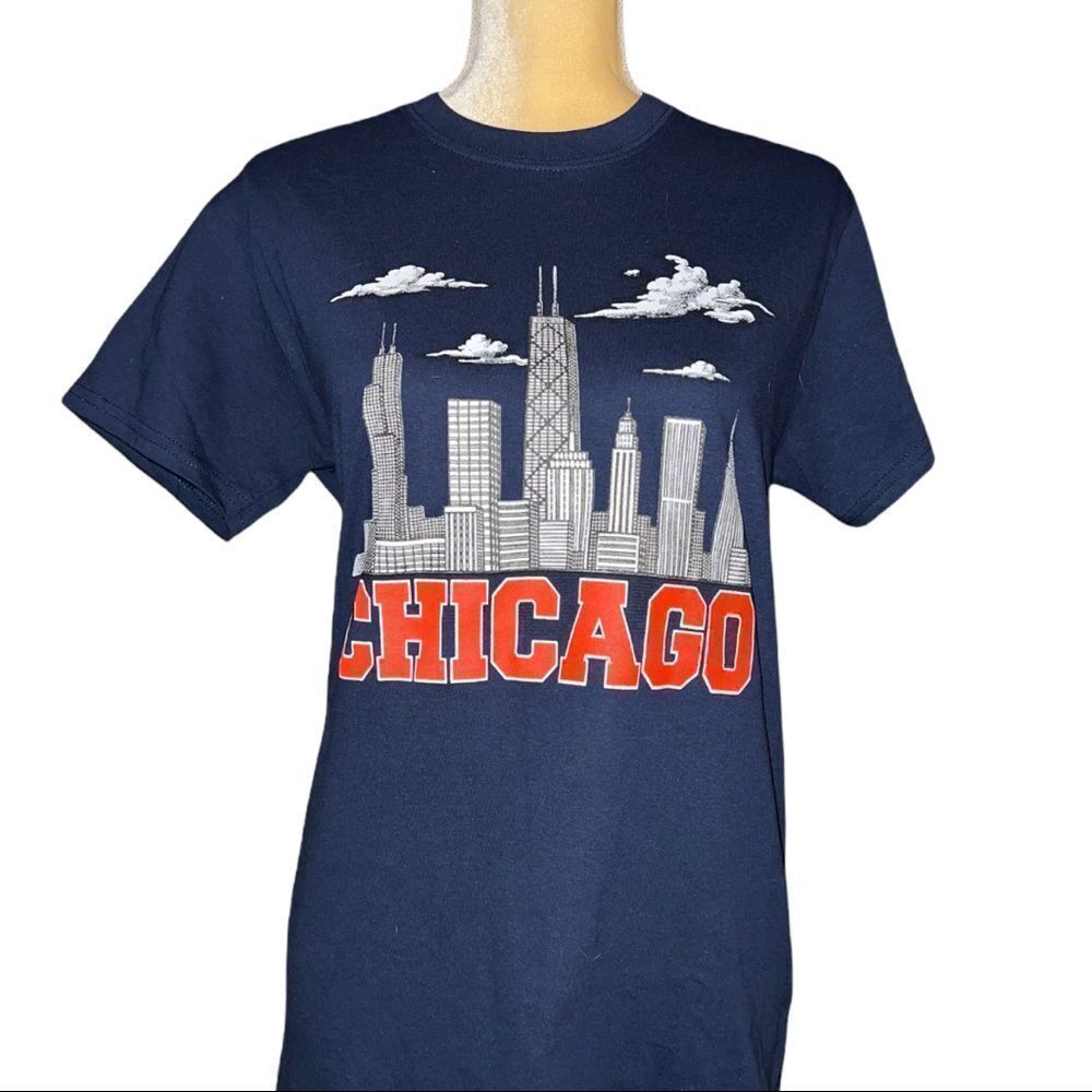Nwot! Blue Chicago T-shirt with skyline!